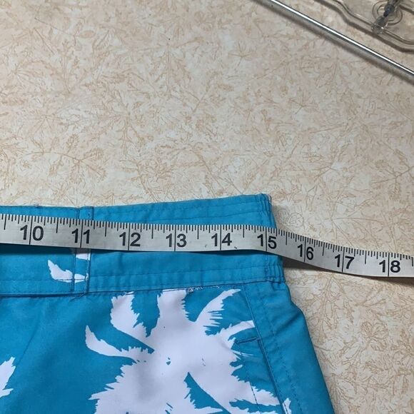 St. John’s Bay Swim Trunks Sz S NWT - Picture 5 of 6